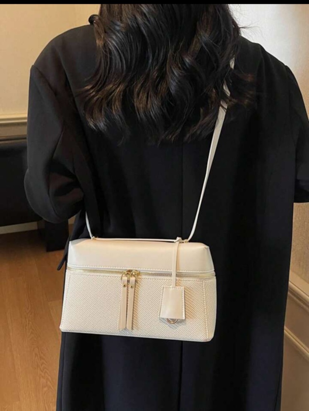 Women's Cream Textured Crossbody Vanity Bag 2-in-1 - Picture 2 of 5